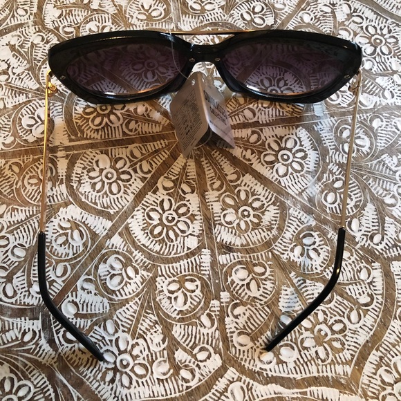 Brand New Black & Gold Chic Sunglasses - Picture 5 of 8